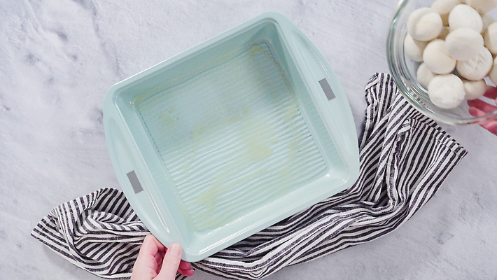 포토 JPG 해외이미지 음식 빵 주택 실내 요리 사람없음 내부 수건 주방 방 작음 난로 굽기 캐비닛 싱크대 준비 서식 반죽 만들기 롤 머리위 냉장고 덩어리 플랫레이 비어있는 해외202310 해외포토 모션 건물 위생용품 가전제품 플랫 크기 난방기 구이 사물함 개수대 파일형식