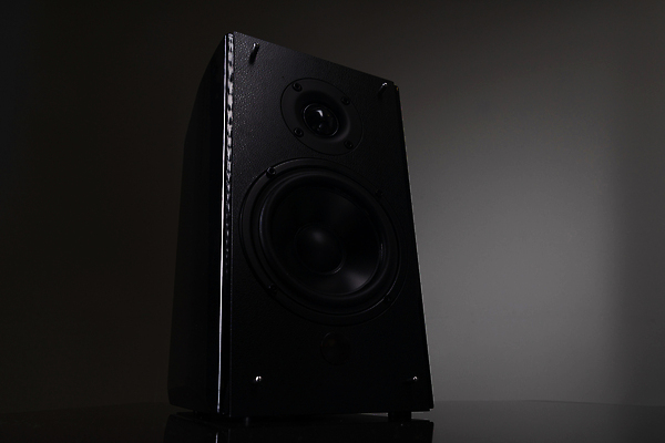 포토 JPG 해외이미지 디자인 파도 컨셉 놀이 사람없음 검은색 확성기 힘 콘서트 듣기 볼륨 라디오 신호 전자 시끄러움 멀티미디어 목소리 뮤지컬 해외202310 해외포토 바다 컬러 모션 전자제품 공연 파일형식