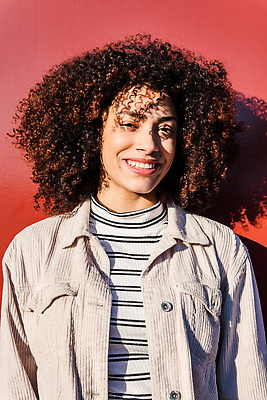 포토 JPG 해외이미지 학생 헤어스타일 여자 행복 여유 아프리카 성공 한명 미소 웃음 20대 세로 청춘 검은색 자유 표현 파마 치아 이발 만족 다문화 긍정 펑키 다인종 히스패닉 다민족 섞기 브라질사람 해외202310 해외포토 1 감정 나라 컬러 컨셉 표정 사람 인종 청년 소화기관 사회이슈 파일형식