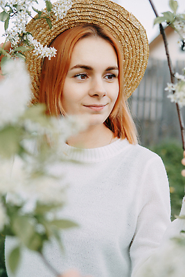 포토 JPG 해외이미지 나무 모자 학생 라이프스타일 계절 공원 행복 백그라운드 자연 휴식 한명 미소 10대 햇빛 봄 기쁨 벚꽃 시간 개화 체리 시원함 목 반대 빨간머리 무료 사방 사춘기 해외202310 해외포토 식물 1 헤어스타일 잡화 공공시설 꽃 감정 컨셉 과일 청소년 표정 사람 생활 신체부위 태양 생태계 파일형식