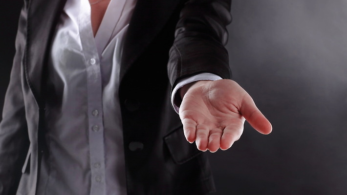 포토 JPG 해외이미지 백인 직업 1 라이프스타일 손 응시 여자 백그라운드 컨셉 셔츠 비즈니스 손바닥 사람 손짓 성인 사람없음 금융 우주 검은색 공백 흰색 잡기 비즈니스우먼 오픈 질문 사인 주기 안심 팔 보여주기 고립 지원 헬프 카피스페이스 제의 비어있는 해외202310 해외포토 서양인 시선 컬러 상의 모션 육류 생활 신체부위 경제 도움 직장인 파일형식