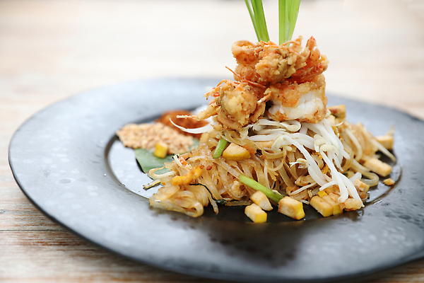 포토 JPG 해외이미지 전통 접시 아시아 음식 백그라운드 채소 태국 밥 새우 건강 마늘 요리 동양인 사람없음 식당 계란 식사 저녁식사 중국 튀김 흰색 신선 면 사발 먹기 레몬 메뉴 국수 땅콩 두부 라임 점심식사 채식주의자 태국음식 스타일 맛있는 해외202310 해외포토 식기 나라 컬러 과일 모션 갑각류 인종 상점 알 견과류 면류 사기그릇 채식 동양음식 파일형식