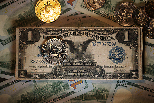 포토 JPG 해외이미지 1 지폐 돈 비즈니스 사람없음 금융 달러 디지털 동전 미국 거래 골동품 역사 암호 은색 큼 투자 독수리 해킹 계산서 구역 옛날 증명서 해외202310 해외포토 컬러 북아메리카 조류 경제 재산 크기 파일형식