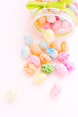 포토 JPG 해외이미지 음식 분홍색 오렌지 휴가 디저트 부활절 사탕 사람없음 초록색 파란색 컬러풀 노란색 과자 흰색 달콤 맛 작음 설탕 활 고무 파스텔톤 해외202310 해외포토 기념일 컬러 컨셉 과일 크기 파일형식