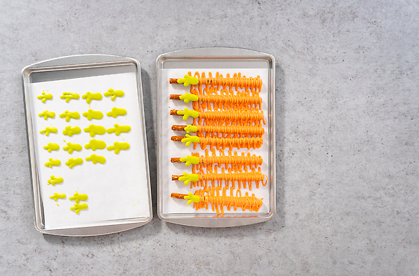 포토 JPG 해외이미지 음식 휴가 디저트 부활절 사탕 사람없음 초록색 초콜릿 당근 달콤 작음 굽기 머리위 플랫레이 해외202310 해외포토 기념일 컬러 뿌리채소 플랫 맛 크기 구이 파일형식