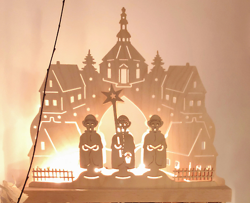 포토 JPG 해외이미지 나무 동물 행복 기독교 종교 어린이 크리스마스 가족 엄마 휴가 기념 3 사람없음 장식 평화 축하 아기 예수 아빠 성자 야간 왕 장면 신성 요셉 베들레헴 신앙심 해외202310 해외포토 자연요소 식물 기념일 감정 컨셉 관계 사람 신_종교 파일형식