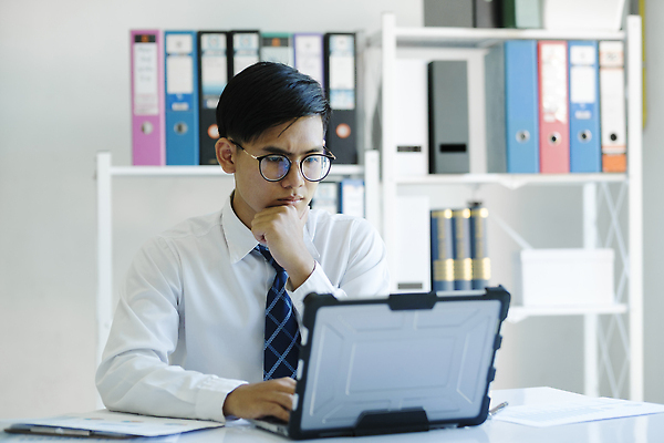 포토 JPG 해외이미지 상의 비즈니스 사업가 통계 회의 설계 거리 한명 동양인 금융 경제 노트북 컴퓨터 공책 성장 비즈니스우먼 네트워크 계획 상담원 상인 종업원 무선전화기 스마트 분석 검색 무역 컨설턴트 경영자 투자 온라인 회계 개발 고용 마케팅 세미나 인턴 투자자 프로젝트 회계사 해외202310 해외포토 직업 1 옷 여자 산업 컨셉 문구용품 사람 인종 전자제품 구직 직장인 사무원 전문직 전화기 상담 리더 채용 파일형식