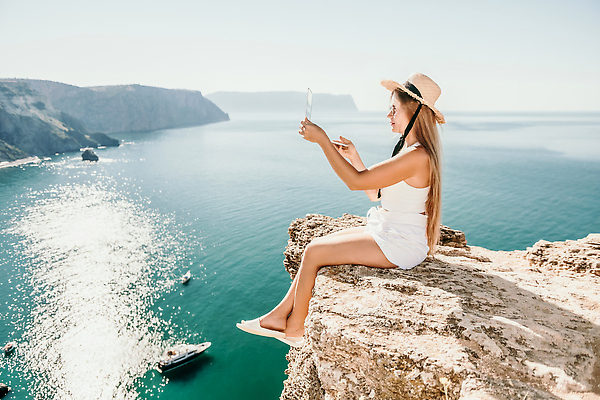 포토 JPG 해외이미지 직업 라이프스타일 여자 행복 커피 바다 여행 인터넷 비즈니스 통신 휴가 휴식 직장 관리 한명 사람 성인 해변 야외 물 여름 노트북 컴퓨터 뷰티 여행객 공책 자유 타이핑 키보드 업무 작업 네트워크 바쁨 멀리 온라인 프리랜서 해외202310 해외포토 자연요소 1 계절 감정 음료 컨셉 회사 문구용품 생활 전자제품 파일형식