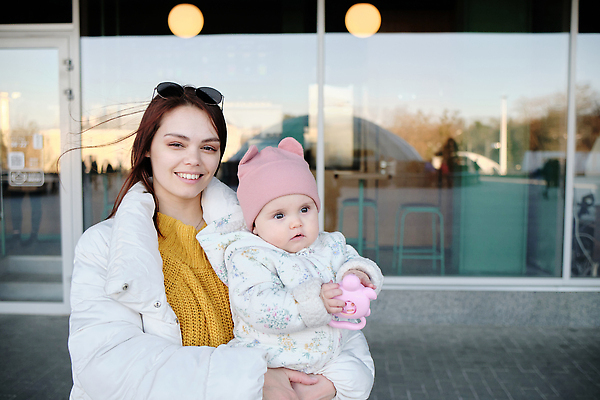 포토 JPG 해외이미지 백인 전통 라이프스타일 응시 행복 문화 아들 얼굴 어린이 통신 가족 놀이 엄마 미소 웃음 사람 소년 두명 뷰티 마을 검은색 기쁨 흰색 아기 잡기 작음 가난 위치 걸음마 해외202310 해외포토 서양인 시선 남자 감정 컬러 컨셉 관계 모션 표정 생활 신체부위 크기 파일형식