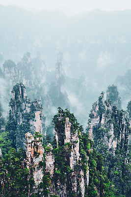 포토 JPG 해외이미지 나무 식물 구름 공원 꽃 아시아 여행 백그라운드 자연 날씨 산 국립공원 동양인 풍경 사람없음 야외 초록색 여행객 중국 세계문화유산 안개 바위 기둥 재산 숲 언덕 사암 내추럴 랜드마크 아바타 해외202310 해외포토 자연요소 공공시설 건축 나라 컬러 사람 인종 금융 문화재 돌_바위 생태계 파일형식