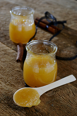 포토 JPG 해외이미지 음식 유리 건강 사람없음 목재 갈색 노란색 숟가락 흐름 신선 투명 황금 닫기 달콤 맛 먹기 순수 준비 유기농 테이프 시럽 꿀 내추럴 시나몬 어려움 유체 해외202310 해외포토 나무 웰빙 컬러 컨셉 재료 모션 재질 문구용품 수저 파일형식