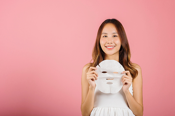 포토 JPG 해외이미지 모델 여자 행복 얼굴 분홍색 백그라운드 부분 태국 휴식 주택 한국 건강 관리 가면 한명 사람 동양인 치료 뷰티 스파 화장품 촉촉함 흰색 직물 신선 잡기 매끈함 미용사 천 피부 피부관리 시트 내추럴 고립 돌봄 리프팅 완벽 신청 해외202310 해외포토 직업 1 감정 아시아 컬러 컨셉 의학 모션 인종 건물 신체부위 젖음 감각 파일형식