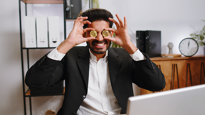 포토 JPG 해외이미지 직업 돈 비즈니스 성공 수염 직장 한명 금융 경제 사무실 디지털 동전 우승 작업 비즈니스맨 지갑 시장 재산 황금 암호 라틴아메리카 인도인 상인 종업원 발굴 사이버 투자 전자 온라인쇼핑 히스패닉 복권 수입 프로그래머 프리랜서 힌두교 가상 해외202310 해외포토 외국인 1 남자 종교 컨셉 회사 아메리카 사람 동양인 쇼핑 최고 직장인 온라인 파일형식