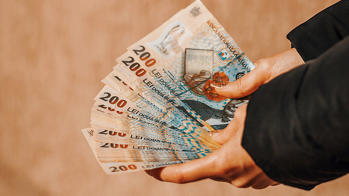 포토 JPG 해외이미지 지폐 돈 사람없음 금융 재산 가치 루마니아 계산서 해외202310 해외포토 유럽 경제 파일형식