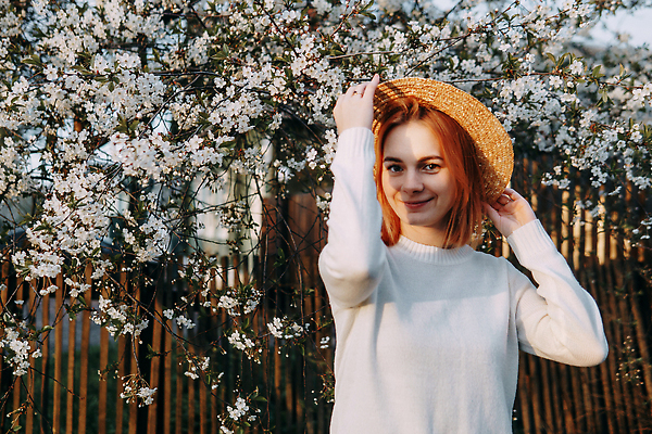 포토 JPG 해외이미지 나무 모자 학생 라이프스타일 계절 공원 행복 백그라운드 자연 휴식 한명 미소 10대 햇빛 봄 기쁨 벚꽃 시간 개화 체리 시원함 목 반대 빨간머리 무료 사방 사춘기 해외202310 해외포토 식물 1 헤어스타일 잡화 공공시설 꽃 감정 컨셉 과일 청소년 표정 사람 생활 신체부위 태양 생태계 파일형식