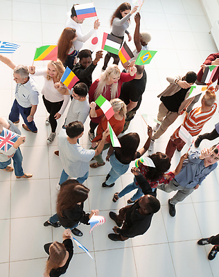 포토 JPG 해외이미지 라이프스타일 행복 유럽 컨셉 응원 함께함 종류 미소 사람 이벤트 여러명 친구 검은색 미국 우정 자유 흰색 축하 깃발 표현 부채 그룹 심볼 다인종 청사진 제비 애국심 다민족 옛날 전국 지원 참여 통일 많음 대리인 해외202310 해외포토 감정 나라 컬러 다수 북아메리카 관계 조류 표정 인종 생활 파일형식