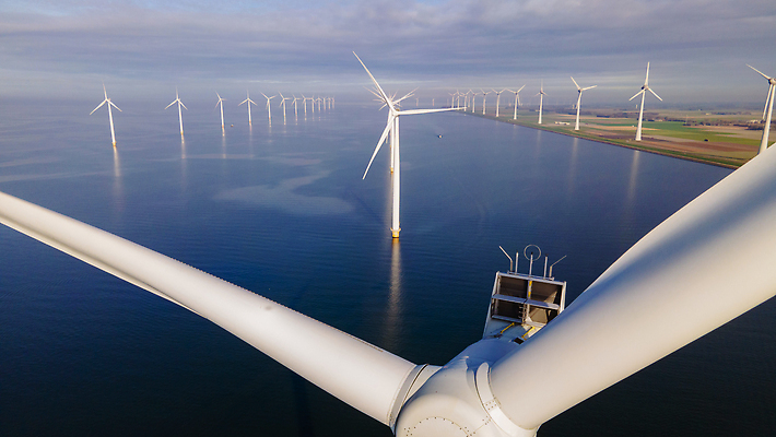 포토 JPG 해외이미지 산업 바다 밭 바람 안테나 해변 사람없음 초록색 파란색 농장 환경 힘 재활용 풍차 발전기 에너지 풍력에너지 네덜란드 에코 생태계 프로펠러 지구온난화 세대 유지 방앗간 항공촬영 드론 생태학 해외202310 해외포토 자연요소 교육 유럽 뷰포인트 컬러 농업 통신 날씨 발전소 그린에너지 친환경 기후변화 파일형식