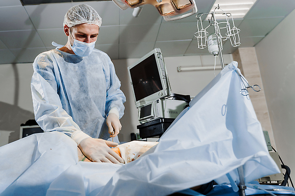 포토 JPG 해외이미지 백인 직업 라이프스타일 손 여자 선 백그라운드 신체 건강 병원 사람 두명 치료 뷰티 약 화장품 장비 환자 간호사 의사 흰색 잡기 업무 수술 몸무게 플라스틱 피부 흔적 몸통 외과 순서 돌봄 복부 셀룰라이트 해외202310 해외포토 서양인 컬러 의학 모션 재질 생활 신체부위 의료진 작업 파일형식