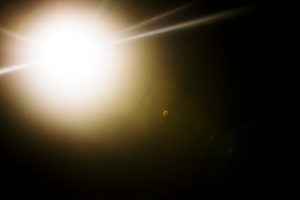 포토 JPG 해외이미지 디자인 백그라운드 오렌지 하늘 추상 불꽃 사람없음 초록색 파란색 빛 반짝임 세트 햇빛 태양 반사 노란색 우주 일출 디지털 힘 꿈 광선 흰색 시간 뜨거움 황금 만족 질감 상승 보케 스포트라이트 파열 광학 해외202310 해외포토 자연요소 감정 컬러 컨셉 무늬 과일 모션 불 노을 파일형식