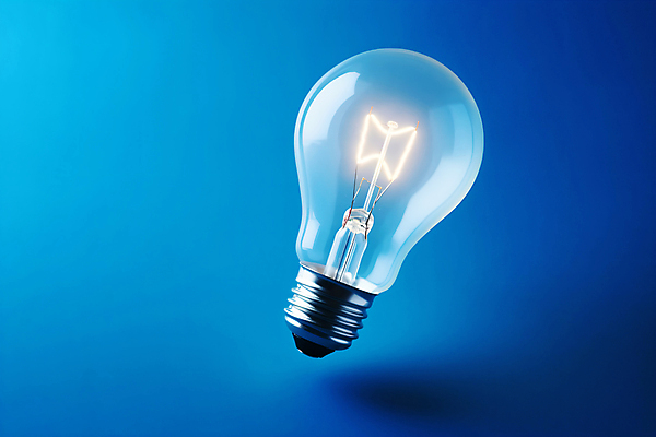 JPG 편집이미지 백그라운드 전구 사람없음 파란색 빛 한개 오브젝트 편집실사 AI컴퓨터그래픽 AI콘텐츠 1 컬러 CG 파일형식