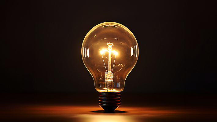 JPG 편집이미지 백그라운드 전구 사람없음 빛 한개 검은색 주황색 오브젝트 편집실사 AI포토 AI콘텐츠 1 컬러 CG 파일형식