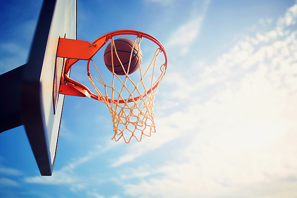 JPG 구름 편집이미지 백그라운드 하늘 농구공 사람없음 농구대 농구장 편집실사 AI포토 AI콘텐츠 자연요소 공 스포츠시설 농구 골대 CG 파일형식