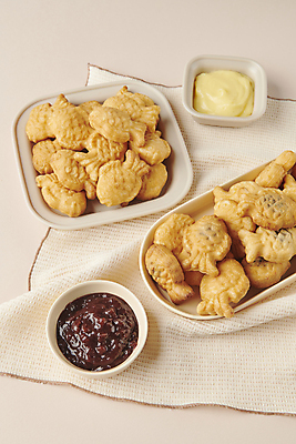 포토 JPG 스튜디오촬영 접시 겨울 따뜻함 근접촬영 사람없음 하이앵글 천 겨울간식 팥 붕어빵 길거리음식 슈크림 국내포토 식기 계절 음식 빵 뷰포인트 디저트 실내 직물 크림 파일형식