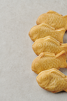 포토 JPG 스튜디오촬영 겨울 따뜻함 사람없음 하이앵글 겨울간식 붕어빵 길거리음식 카피스페이스 국내포토 계절 음식 빵 뷰포인트 디저트 실내 공백 파일형식