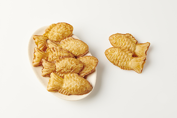 포토 JPG 스튜디오촬영 접시 겨울 따뜻함 사람없음 하이앵글 겨울간식 붕어빵 길거리음식 국내포토 식기 계절 음식 빵 뷰포인트 디저트 실내 파일형식