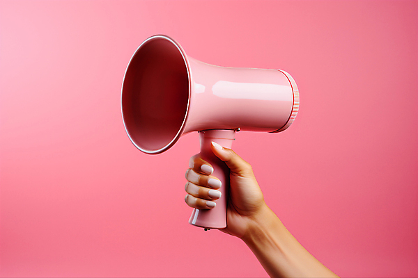 JPG 편집이미지 손 분홍색 들기 이벤트 신체부위 확성기 잡기 알림 디지털합성 편집실사 AI인물포토 AI콘텐츠 컬러 모션 사람 CG 파일형식 AI포토