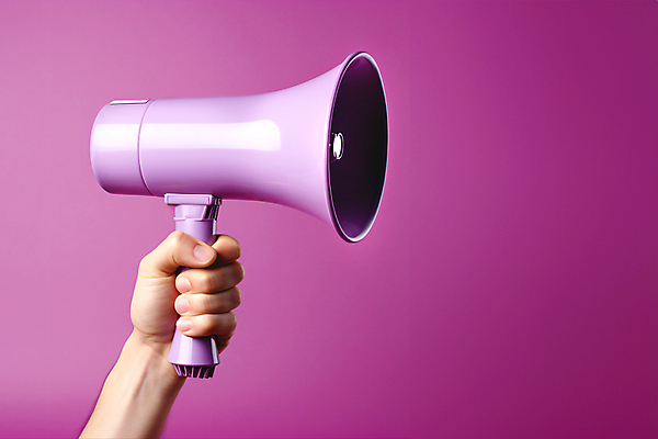 JPG 편집이미지 손 들기 이벤트 신체부위 보라색 확성기 잡기 알림 디지털합성 편집실사 AI인물포토 AI콘텐츠 컬러 모션 사람 CG 파일형식 AI포토