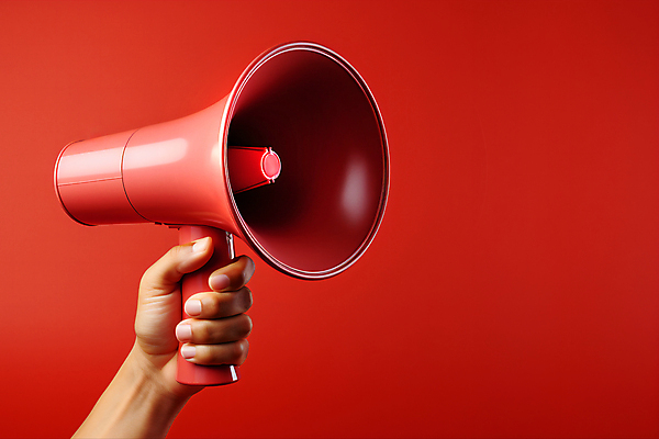 JPG 편집이미지 손 들기 이벤트 신체부위 빨간색 확성기 잡기 알림 디지털합성 편집실사 AI인물포토 AI콘텐츠 컬러 모션 사람 CG 파일형식 AI포토