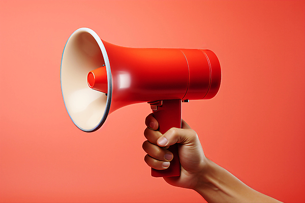 JPG 편집이미지 손 들기 이벤트 신체부위 빨간색 확성기 잡기 알림 디지털합성 편집실사 AI인물포토 AI콘텐츠 컬러 모션 사람 CG 파일형식 AI포토