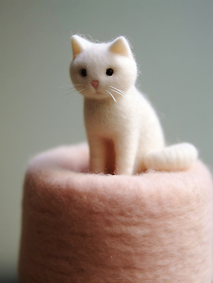 JPG 편집이미지 인형 분홍색 사람없음 모형 귀여움 고양이 공예 디지털합성 편집실사 양모펠트 AI포토 AI콘텐츠 컬러 컨셉 포유류 취미 반려동물 CG 양모 펠트 파일형식