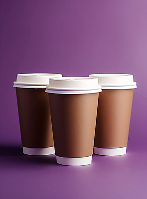 JPG 편집이미지 커피 사람없음 갈색 보라색 커피잔 일회용 오브젝트 테이크아웃 세잔 테이크아웃컵 편집실사 AI포토 AI콘텐츠 음료 컬러 잔 3 컵 CG 파일형식