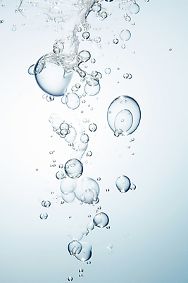 JPG 편집이미지 백그라운드 사람없음 물 수중 거품 물방울 물기포 편집실사 AI컴퓨터그래픽 AI콘텐츠 자연요소 CG 파일형식