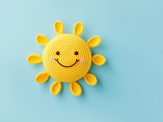 JPG 편집이미지 재질 날씨 미소 사람없음 태양 뜨개질 털실 디지털합성 질감 편집소스 이모지 뜨개인형 편집실사 AI포토 AI콘텐츠 자연요소 인형 표정 취미 실 CG 파일형식