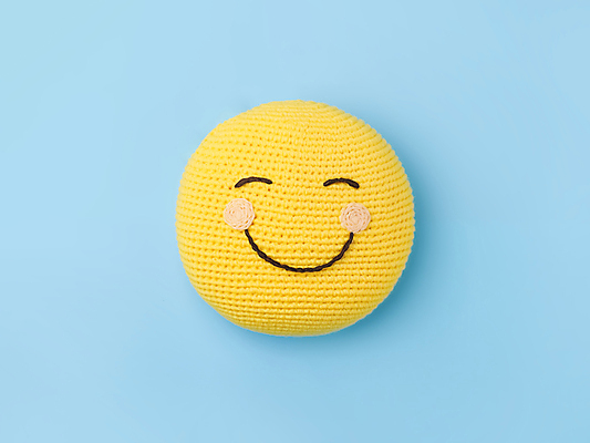 JPG 편집이미지 재질 날씨 미소 사람없음 보름달 달 뜨개질 털실 디지털합성 질감 편집소스 이모지 뜨개인형 편집실사 AI포토 AI콘텐츠 자연요소 인형 표정 취미 실 CG 파일형식