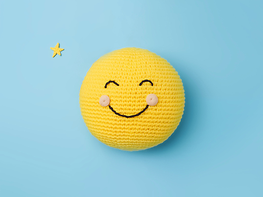 JPG 편집이미지 재질 날씨 미소 사람없음 보름달 달 뜨개질 털실 디지털합성 질감 편집소스 이모지 뜨개인형 편집실사 AI포토 AI콘텐츠 자연요소 인형 표정 취미 실 CG 파일형식