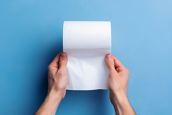 JPG 편집이미지 손 신체부위 청결 잡기 화장지 디지털합성 두루마리화장지 편집실사 AI인물포토 AI콘텐츠 모션 사람 위생 CG 파일형식 AI포토