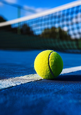 JPG 편집이미지 취미 사람없음 파란색 테니스 테니스장 테니스공 편집실사 AI포토 AI콘텐츠 컬러 공 스포츠시설 구기 테니스용품 CG 파일형식