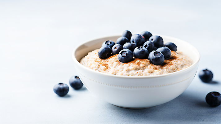 JPG 편집이미지 그릇 다이어트 사람없음 디지털합성 블루베리 식단 건강식 다이어트음식 오트밀 귀리 오버나이트오트밀 편집실사 AI포토 AI콘텐츠 식기 음식 과일 곡류 건강 CG 파일형식