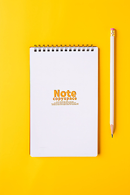 PSD 편집이미지 종이 사람없음 연필 흰색 스프링노트 카피스페이스 이미지편집 컬러 학용품 필기구 공책 공백 파일형식