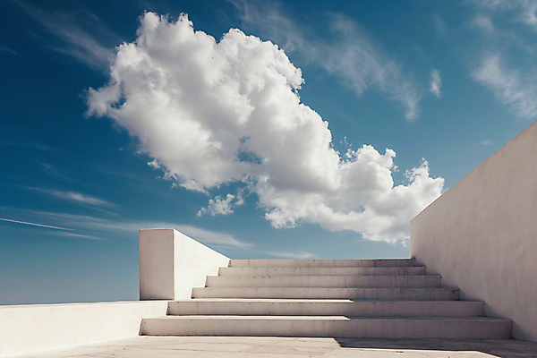 JPG 구름 편집이미지 건축 백그라운드 하늘 풍경 사람없음 계단 공간 디지털합성 모던 오르막 편집소스 미니멀 비어있는 편집실사 AI포토 AI콘텐츠 자연요소 CG 파일형식
