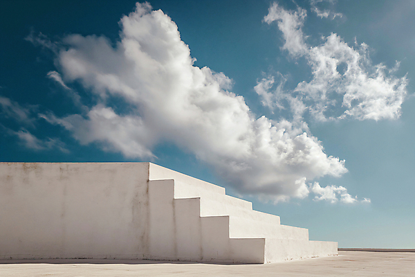 JPG 구름 편집이미지 건축 백그라운드 하늘 풍경 사람없음 계단 공간 디지털합성 모던 오르막 편집소스 미니멀 비어있는 편집실사 AI포토 AI콘텐츠 자연요소 CG 파일형식