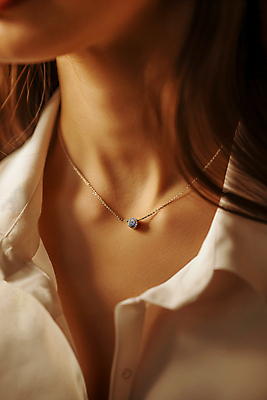 JPG 편집이미지 여자 목걸이 선물 한명 상반신 성인 신체부위 우아함 보석 목 착용 성인여자한명만 편집실사 AI인물포토 AI콘텐츠 1 컨셉 장신구 사람 광석 CG 여자한명만 성인여자만 파일형식 AI포토