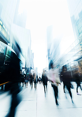 JPG 전신 편집이미지 이동 비즈니스 거리 사람 빌딩 여러명 일상 걷기 도시 속도 바쁨 잔상 편집실사 AI인물포토 AI콘텐츠 다수 컨셉 모션 건물 라이프 CG 파일형식 AI포토