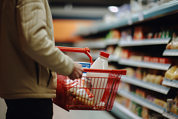 JPG 편집이미지 손 빵 식재료 한명 들기 사람 상반신 옆모습 신체부위 장보기 상점 시세 장바구니 디지털합성 마트 편집실사 AI인물포토 AI콘텐츠 1 음식 뷰포인트 모션 금융 쇼핑 바구니 CG 파일형식 AI포토