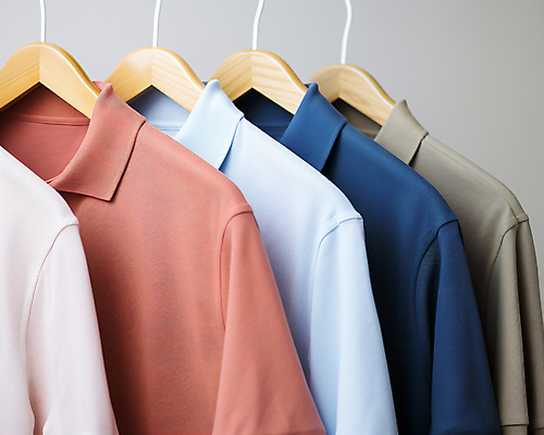 JPG 편집이미지 옷 계절 사람없음 봄 옷걸이 디지털합성 일렬 편집실사 AI포토 AI콘텐츠 CG 파일형식