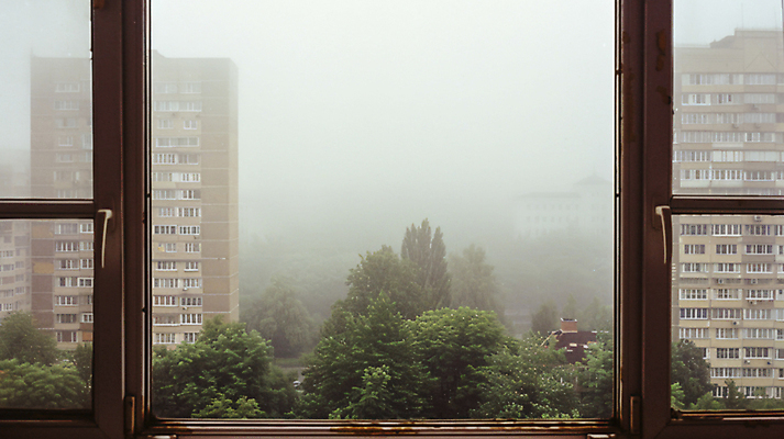 JPG 편집이미지 창문 사람없음 건물 도시 환경오염 도심 디지털합성 먼지 대기오염 흐림 황사 미세먼지 편집실사 AI포토 AI콘텐츠 건축물 컨셉 날씨 CG 파일형식